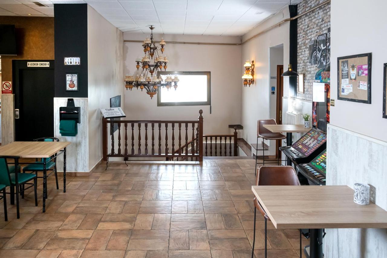 Hostal El Trillero Alcañiz Extérieur photo